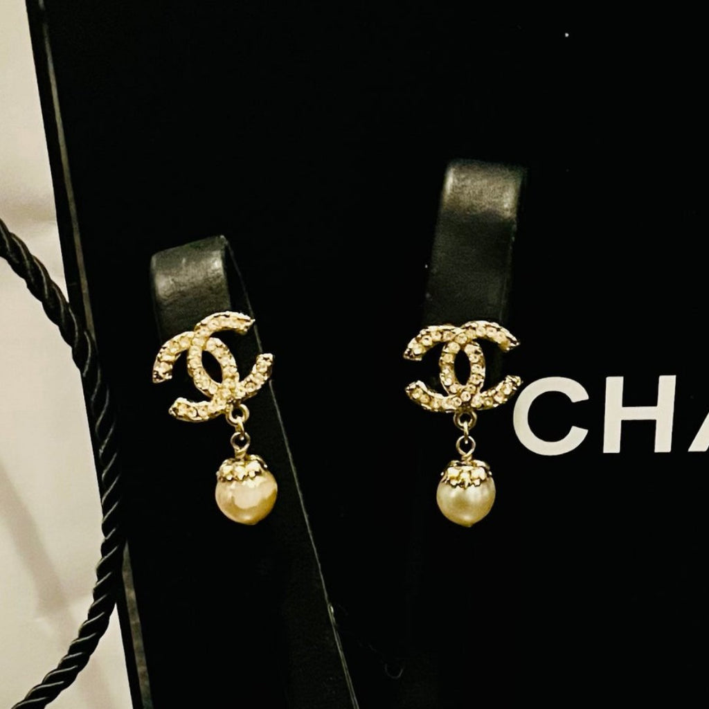 Chanel Silvertone Cc Faux Pearl Drop Earrings in Metallic  Lyst UK