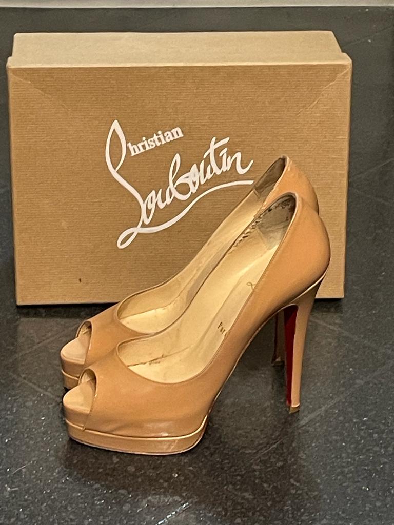 Christian Louboutin New Very Prive 120 Nude Patent Peep Toe Heels, UK – V &  G Luxe Boutique