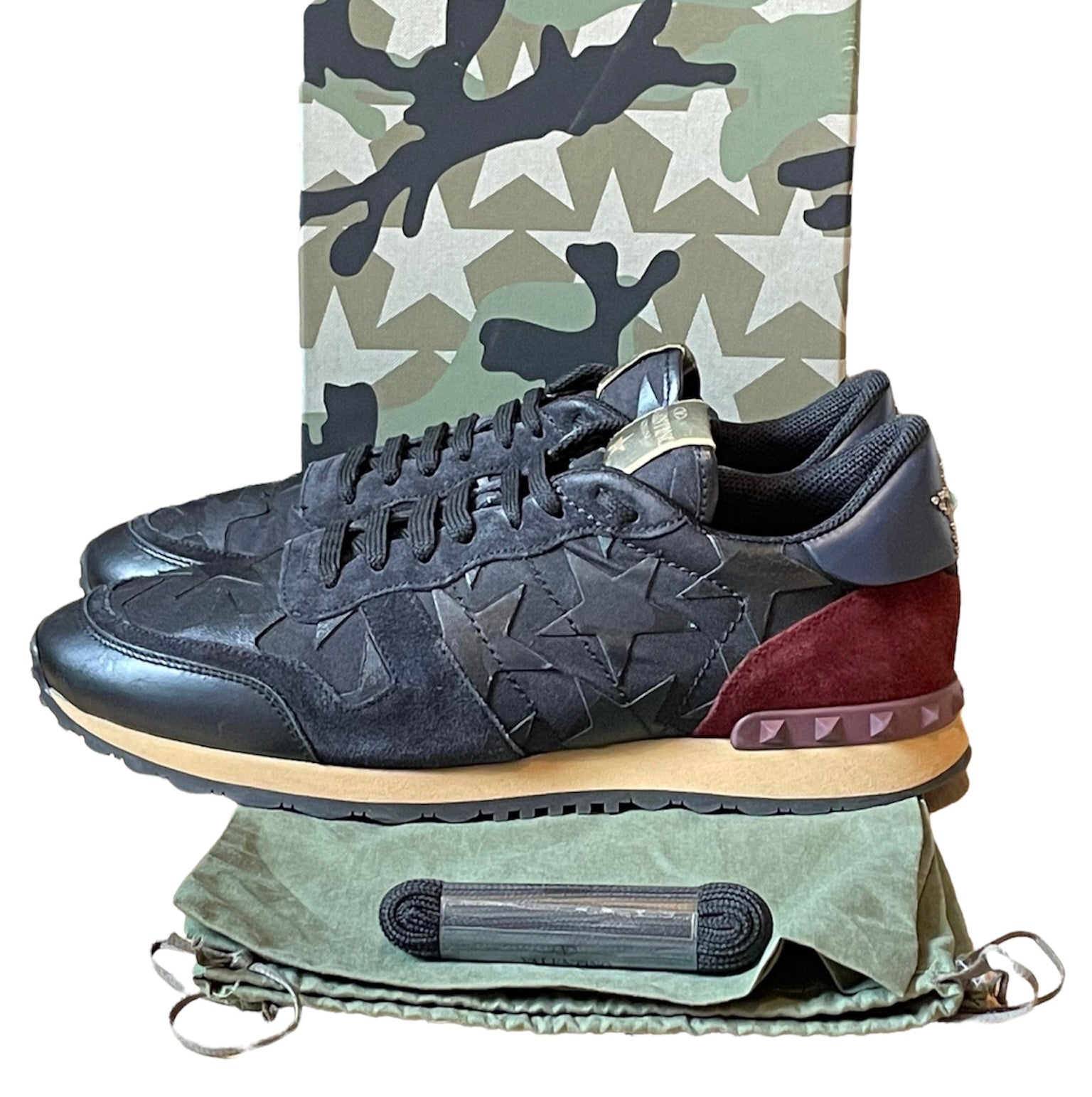 ugentlig Joseph Banks Forsøg Valentino Garavani Mens Rockstud Sneakers – V & G Luxe Boutique